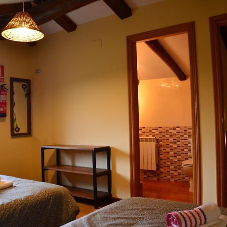 Apartamentos Rurales Tia Vicenta サンタ・エウラリア・デ・オスコス エクステリア 写真