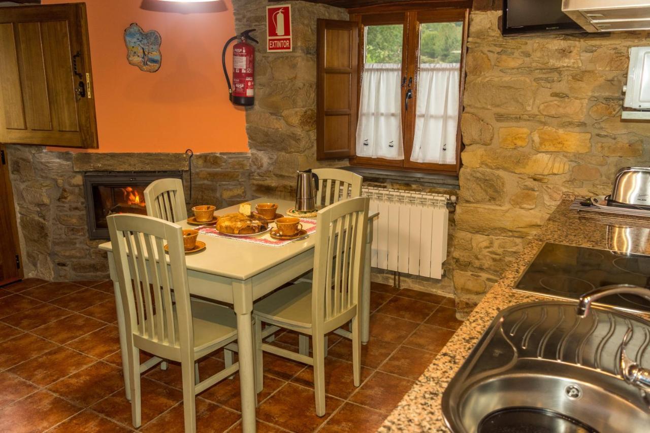 Apartamentos Rurales Tia Vicenta サンタ・エウラリア・デ・オスコス エクステリア 写真