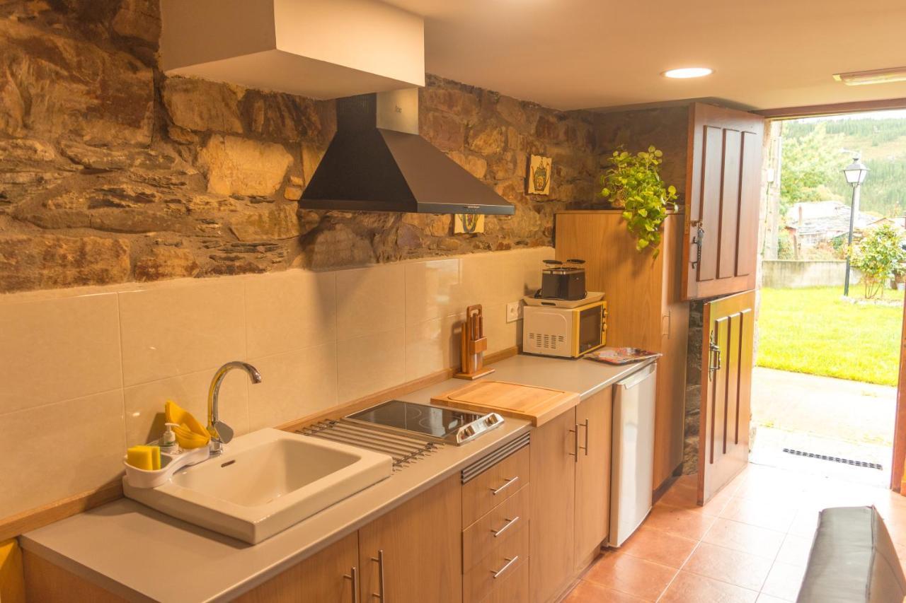 Apartamentos Rurales Tia Vicenta サンタ・エウラリア・デ・オスコス エクステリア 写真